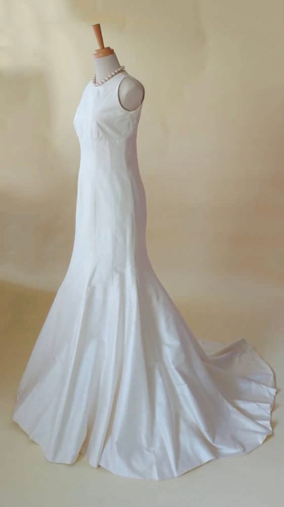 ハッピー 【ウェディングドレス レンタル】