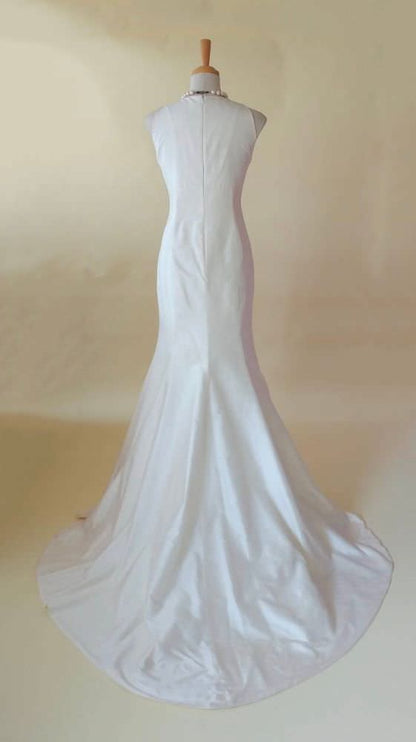 ハッピー 【ウェディングドレス レンタル】