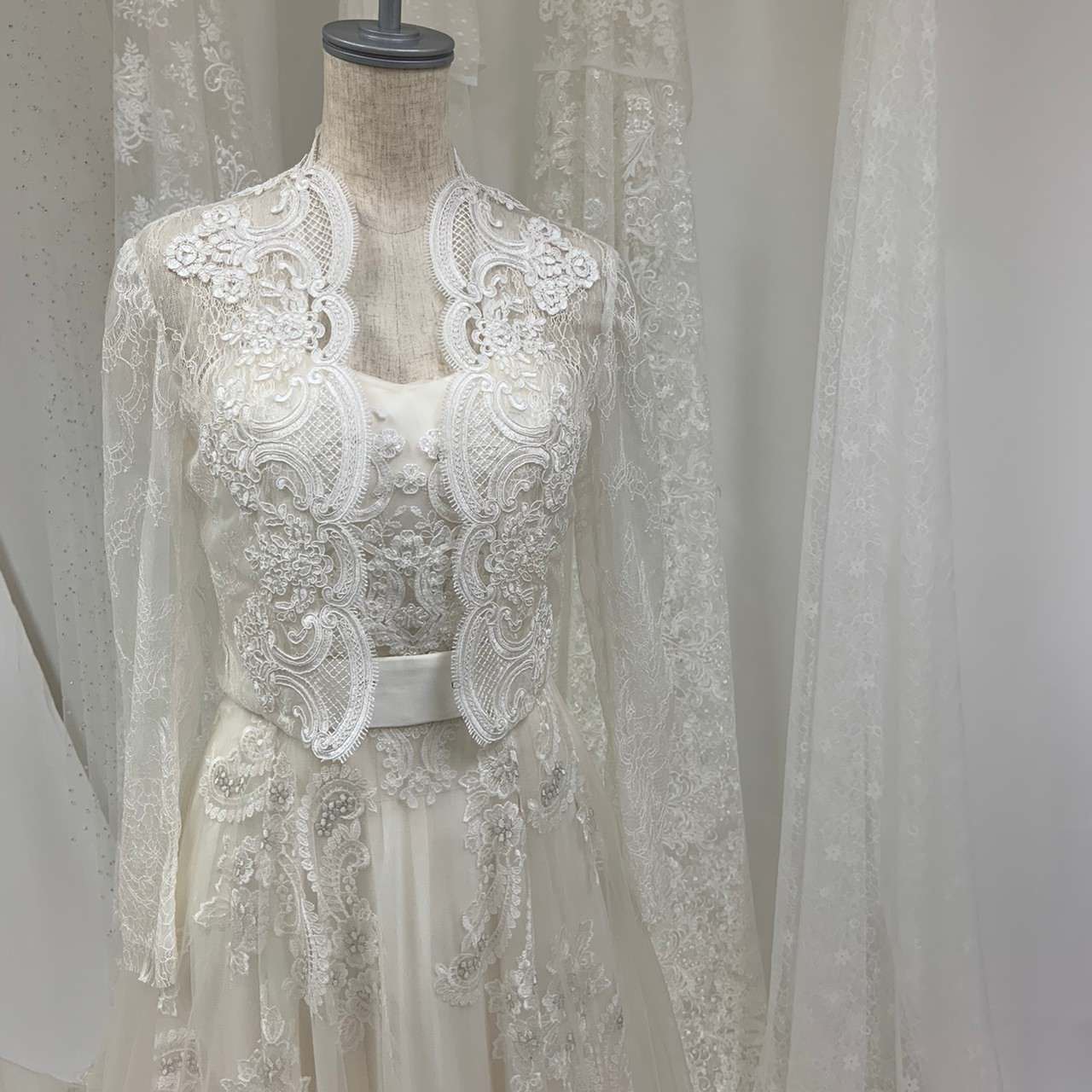 華やかな長袖ボレロ 【結婚式 ドレス小物】