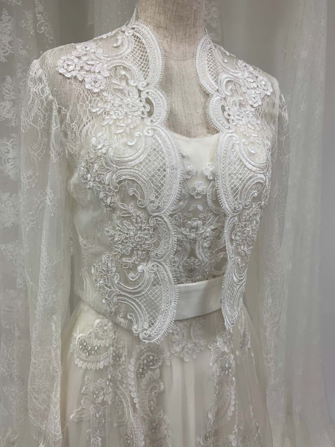 華やかな長袖ボレロ 【結婚式 ドレス小物】