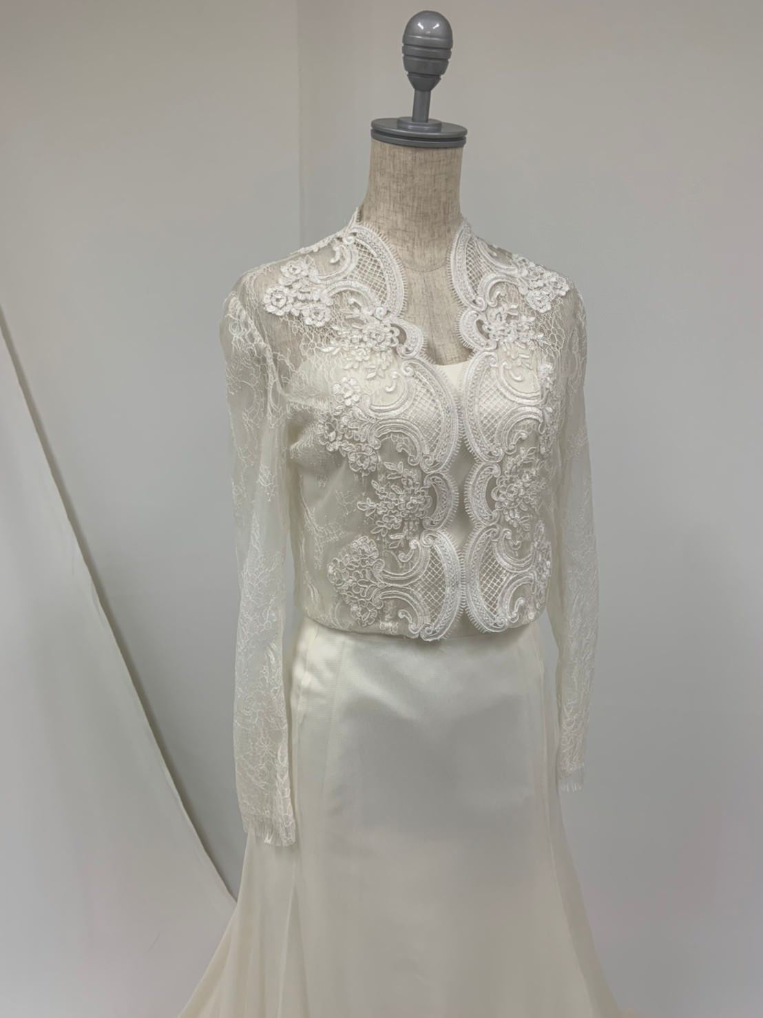 華やかな長袖ボレロ 【結婚式 ドレス小物】