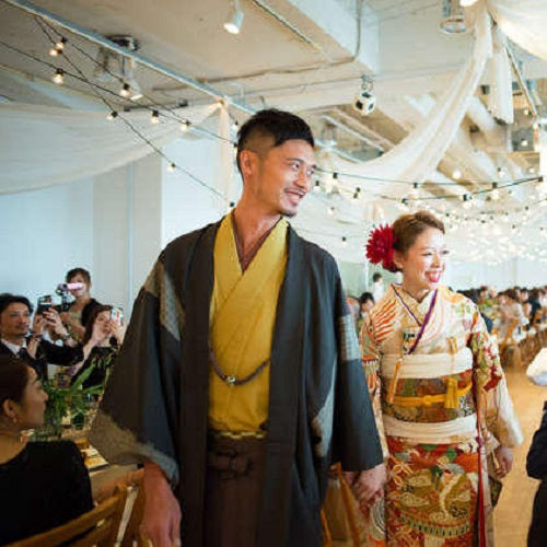 紬地羽織袴/カラシ着物×墨黒絞り羽織 【結婚式 和装 紋服 レンタル】