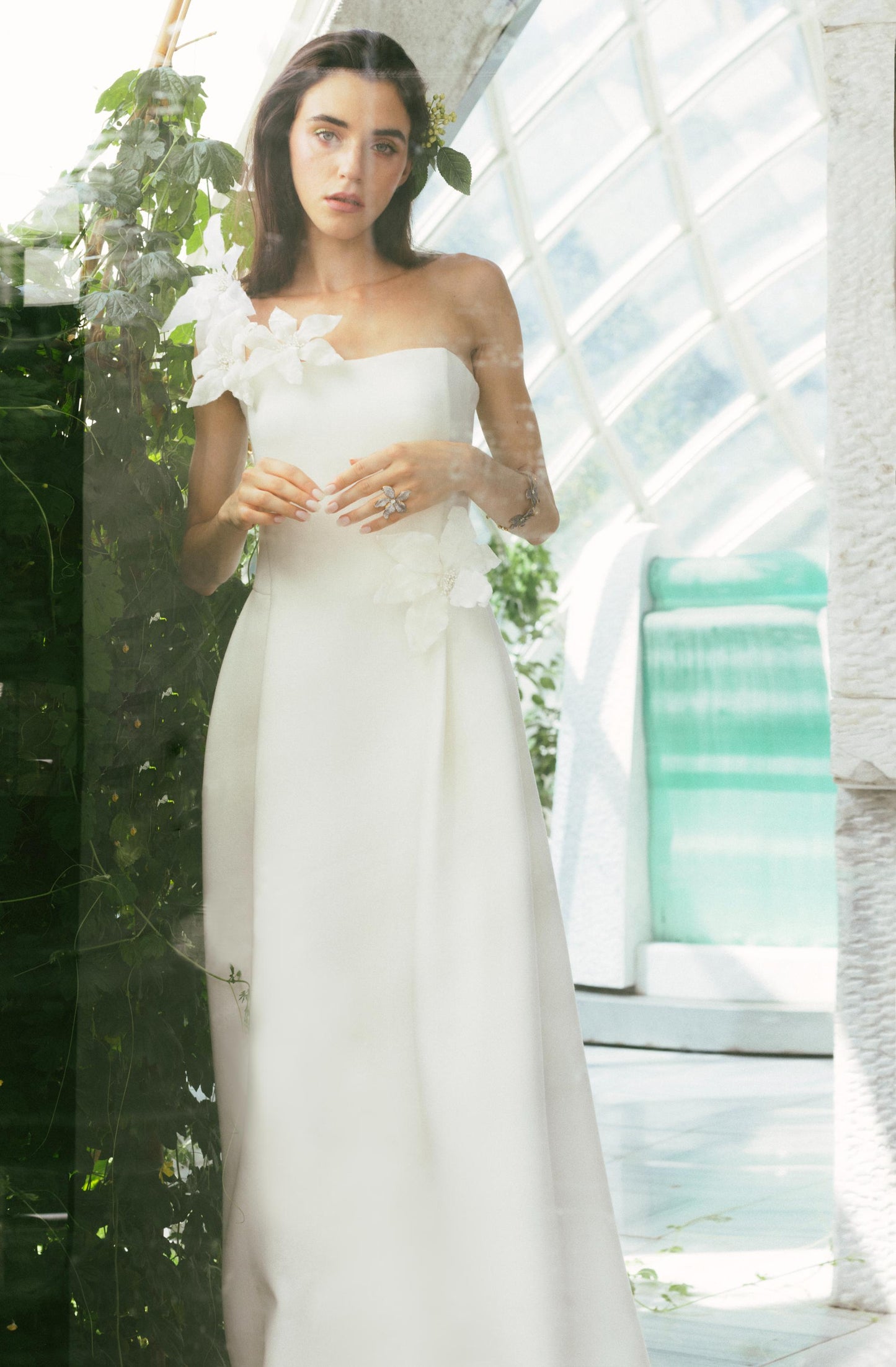 LYS【ウェディングドレス レンタル】