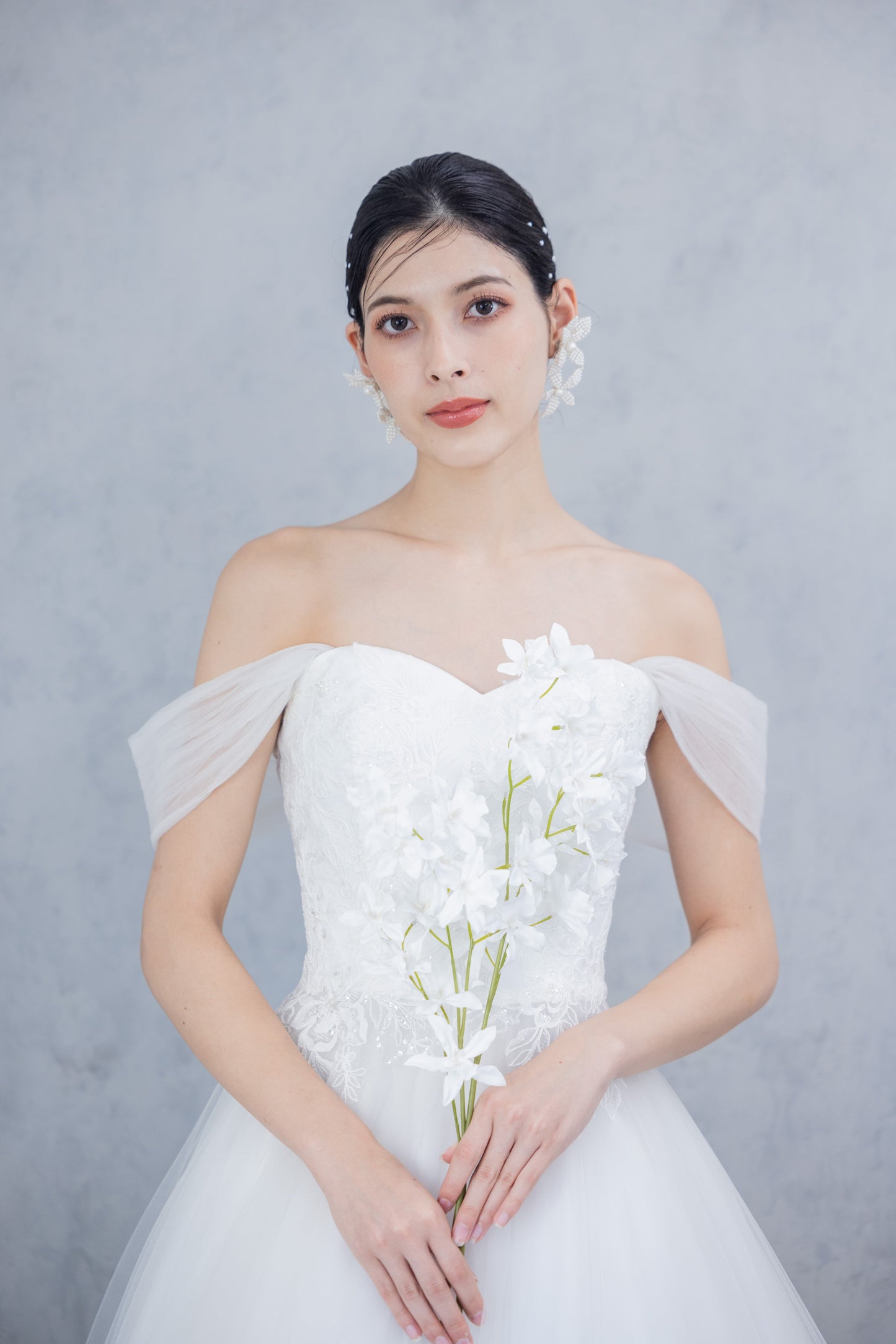 MOANI【結婚式 ウェディングドレス レンタル】