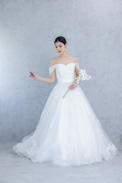 MOANI【結婚式 ウェディングドレス レンタル】