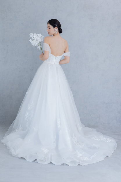 MOANI【結婚式 ウェディングドレス レンタル】