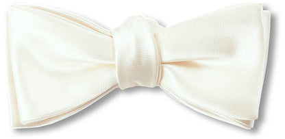 高級素材 拝絹地 使用 手結び 蝶ネクタイ オフホワイト 【結婚式 蝶ネクタイ】