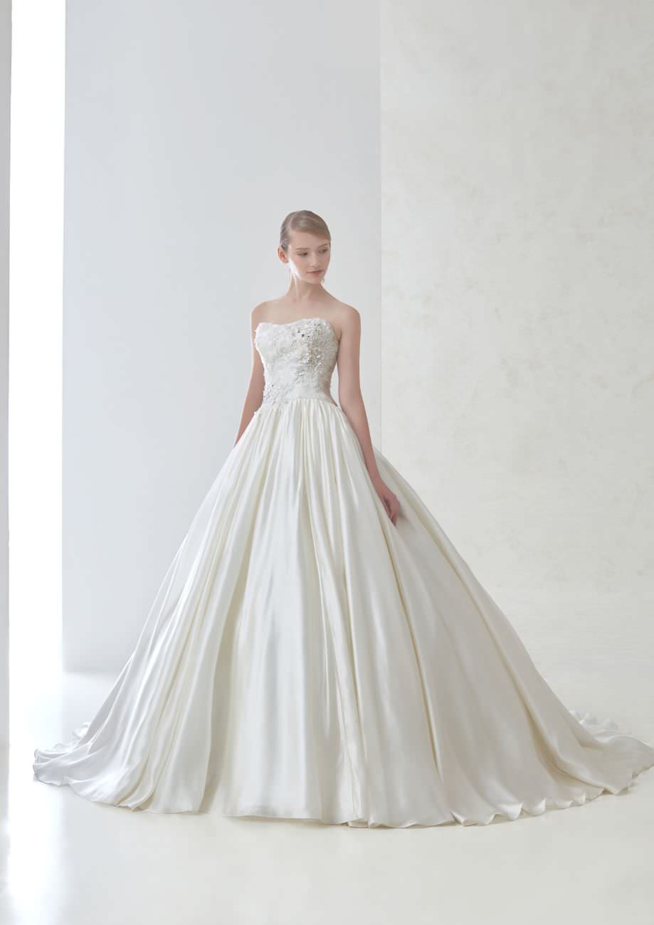 スレンダー シンプル LATELIER MARIAGE 20682 【ウェディングドレス レンタル】