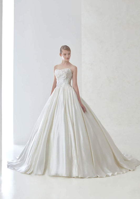 スレンダー シンプル LATELIER MARIAGE 20682 【ウェディングドレス レンタル】