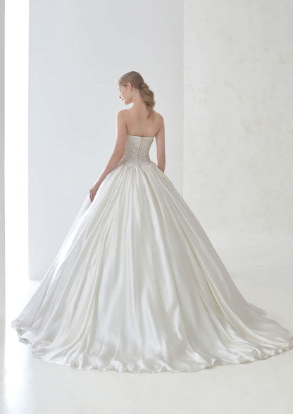 スレンダー シンプル LATELIER MARIAGE 20682 【ウェディングドレス レンタル】