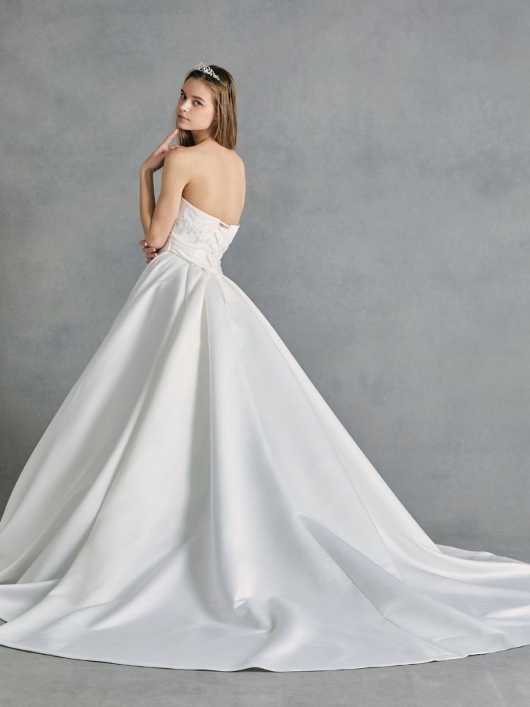 ⬜︎ ウエディングドレス　【61】 NOA7122-OW 【ウェディングドレス オーダーメイド】 – 結婚式