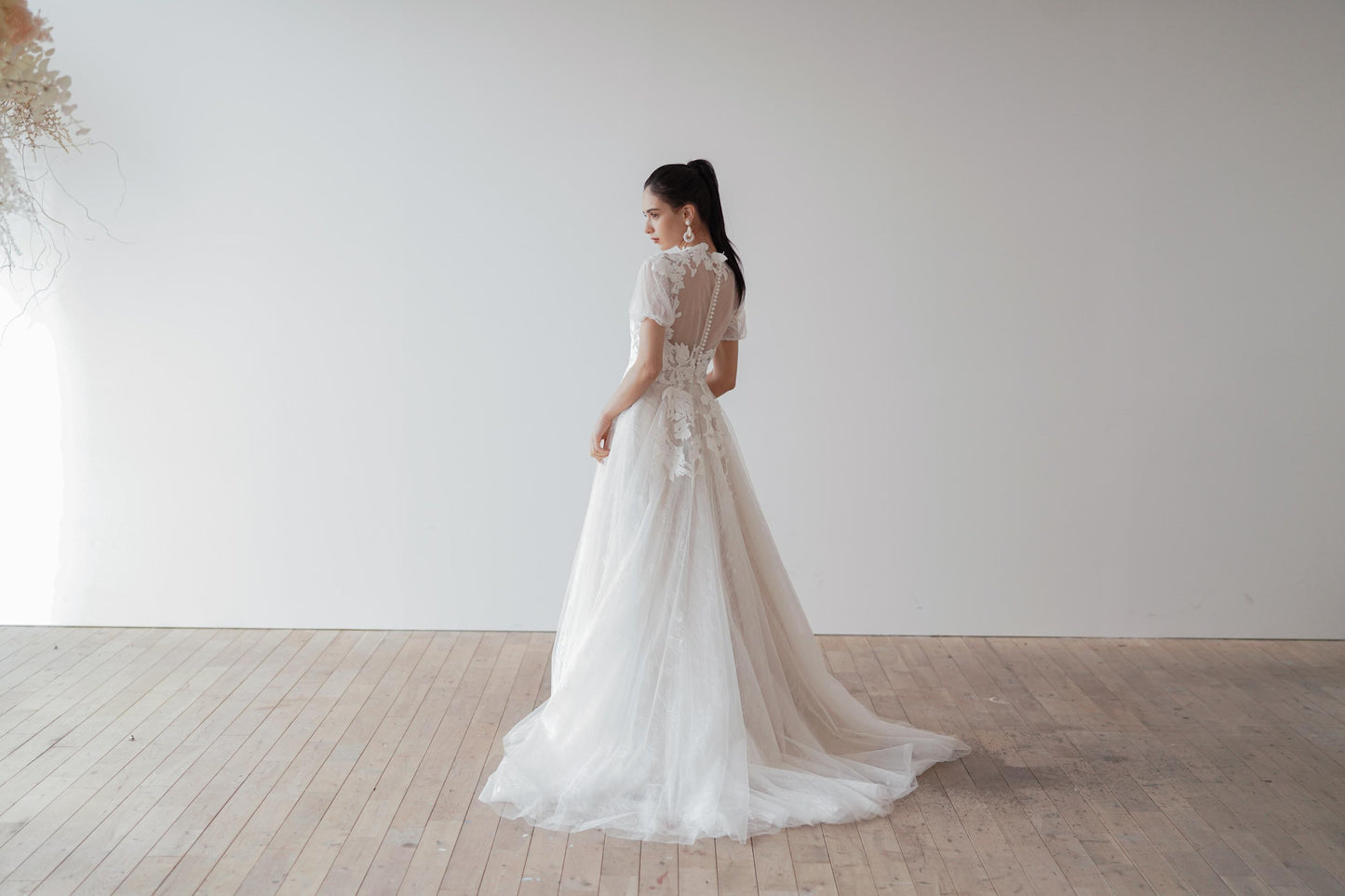 RÊVIA【ウェディングドレス レンタル】