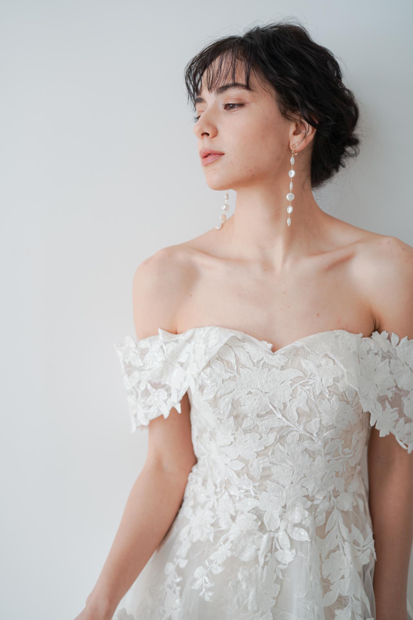 Eveliina【ウェディングドレス レンタル】 – 結婚式準備サイトCORDY