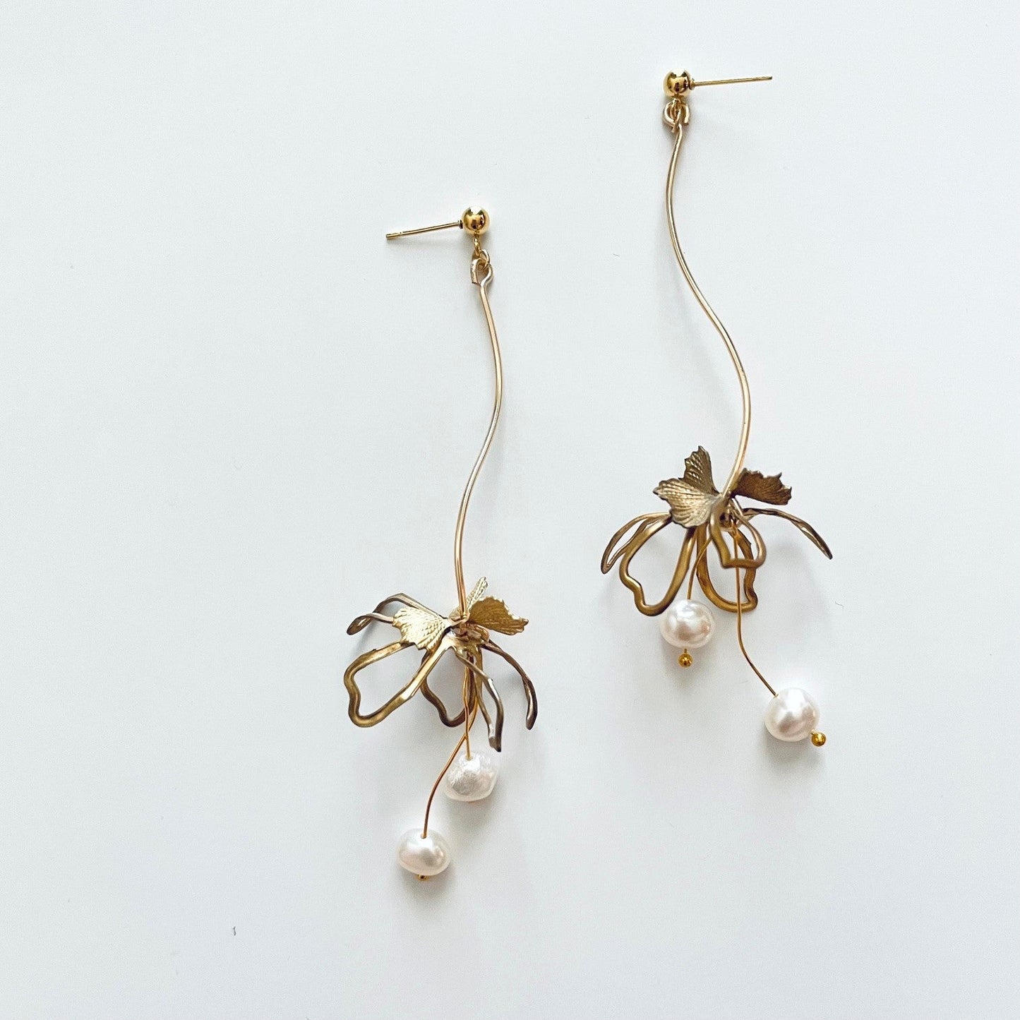 エアリーフラワー ウエーブピアス(イヤリング)【結婚式 ピアス イヤリング】