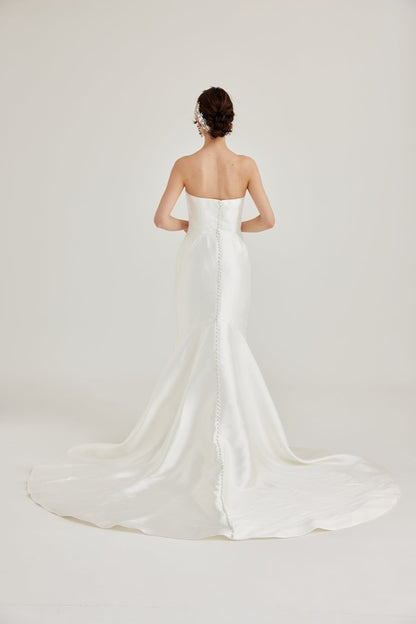 Oberon【ウェディングドレス レンタル】