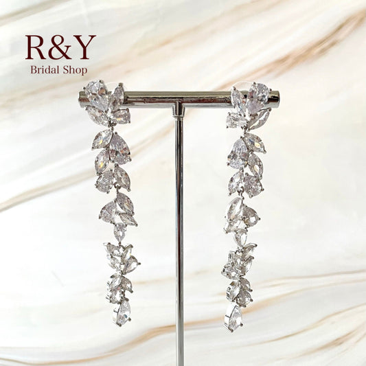 【ピアス】ウェディング ロングピアス ブライダル ジルコン P19 【結婚式 ピアス イヤリング】
