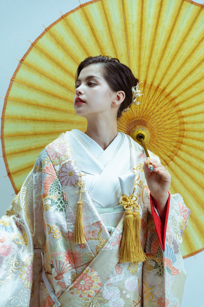 白地唐織裂取吉祥文【結婚式 和装 色打掛 レンタル】