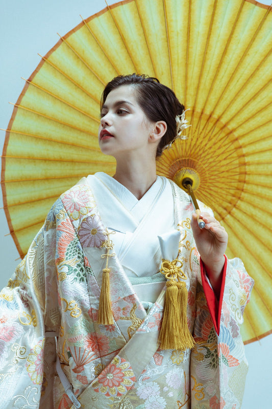 白地唐織裂取吉祥文【結婚式 和装 色打掛 レンタル】