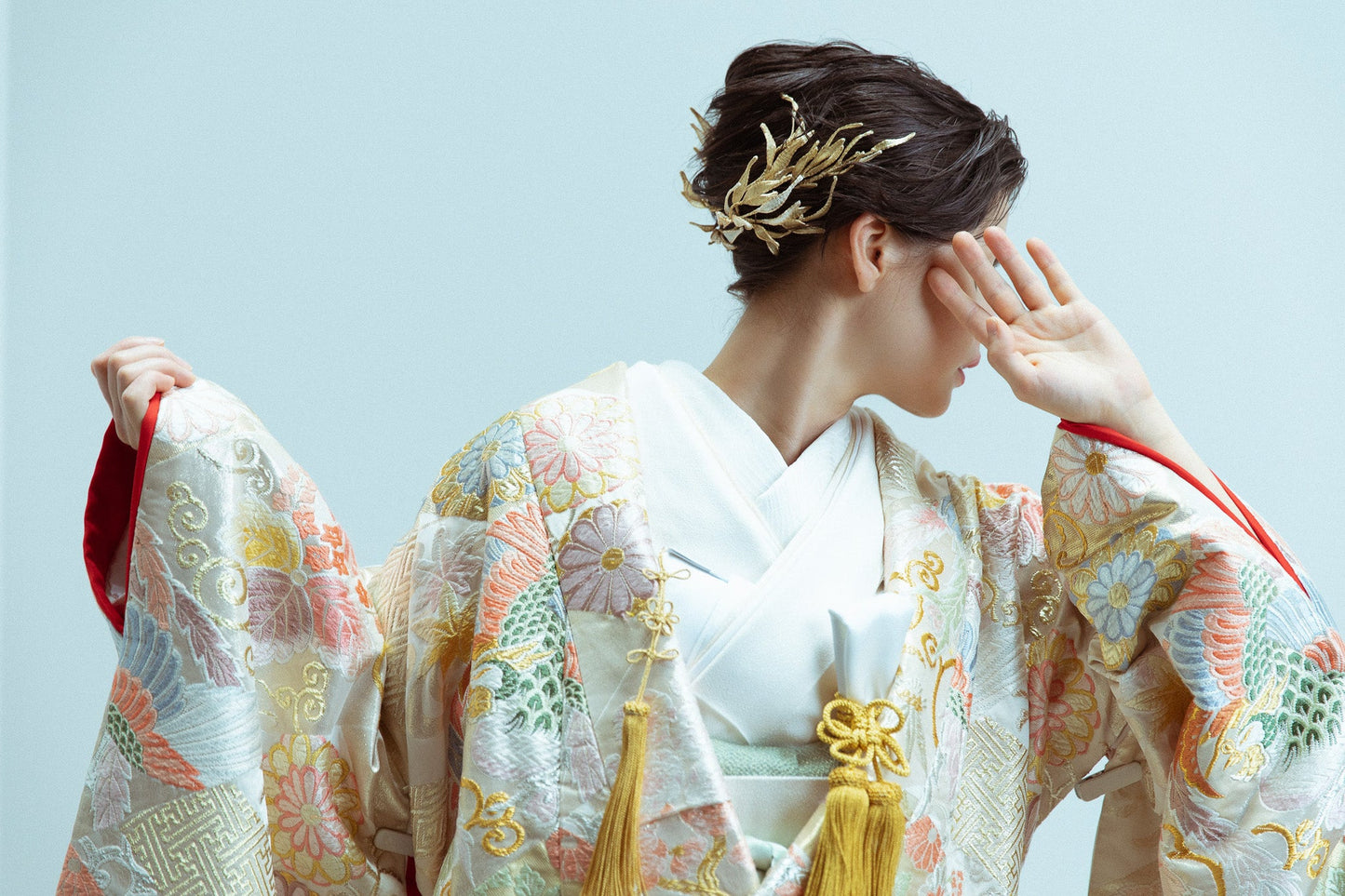 白地唐織裂取吉祥文【結婚式 和装 色打掛 レンタル】 – 結婚式準備 