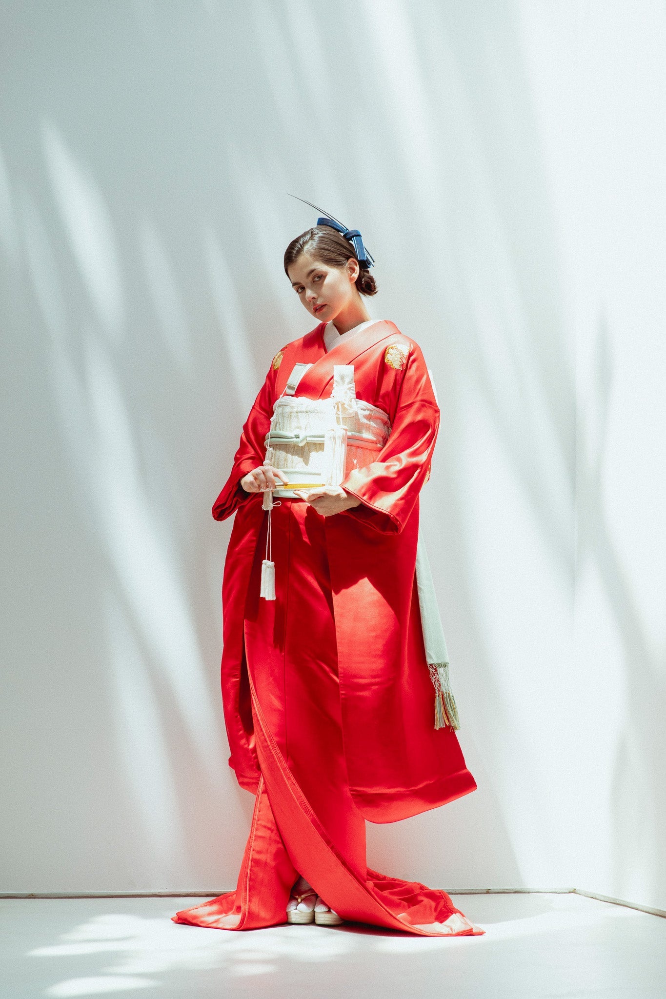 赤地緞子雲取に松五つ紋【結婚式 和装 引き振袖 レンタル】