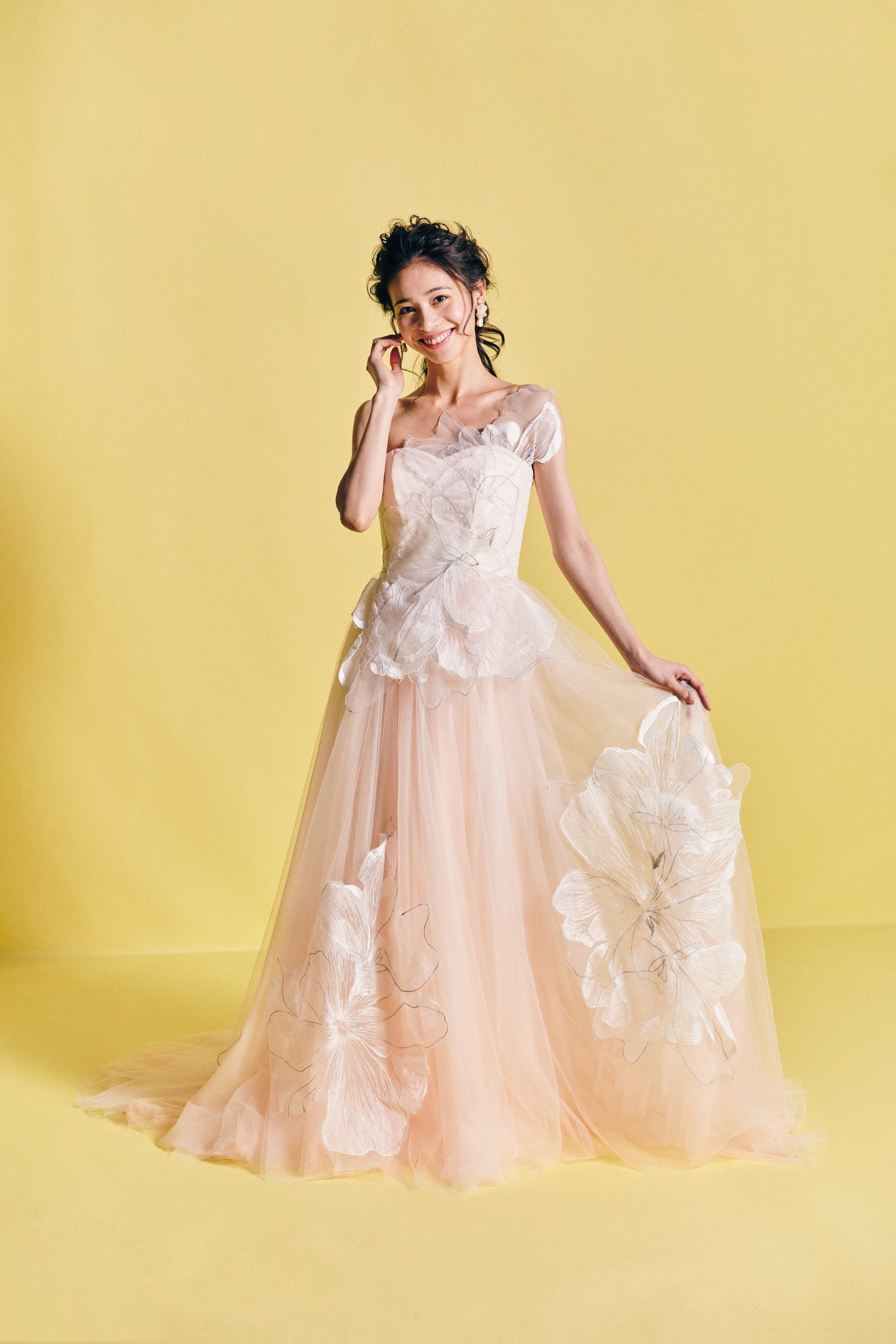 FloraCarne フローラカルネ【カラードレス】ブラッシュカラーフラワーモチーフAライン 【結婚式 レンタル】