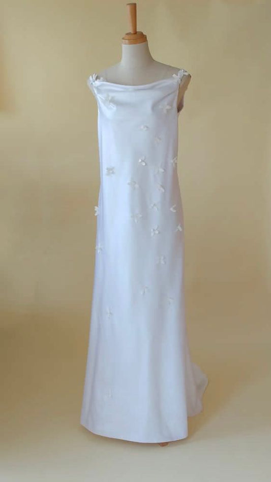 ブバリア 【ウェディングドレス レンタル】