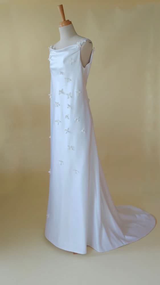 ブバリア 【ウェディングドレス レンタル】