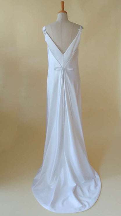 ブバリア 【ウェディングドレス レンタル】