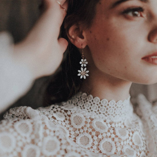 【ピアス】デイジードロップピアス/ブライダルアクセサリー 【結婚式 ピアス イヤリング】