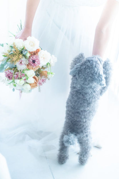 【生花】くすみカラーで大人クラッチブーケ 【結婚式 フラワー 生花 ブーケ ブートニア】