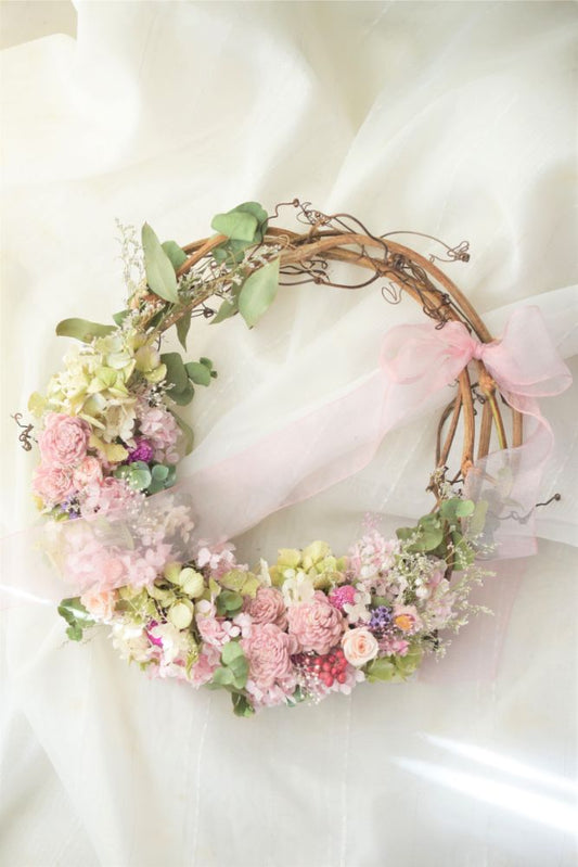 【生花】ドレスに合わせて持ちたい ナチュラルリースブーケ 【結婚式 フラワー 生花 ブーケ ブートニア】