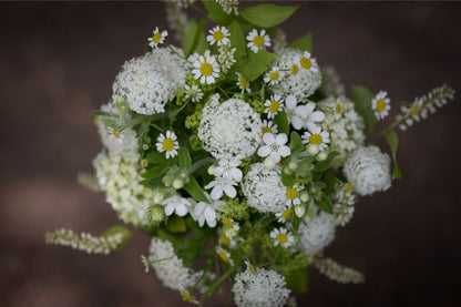 【生花】自然に溶け込むナチュラルブーケ 【結婚式 フラワー 生花 ブーケ ブートニア】