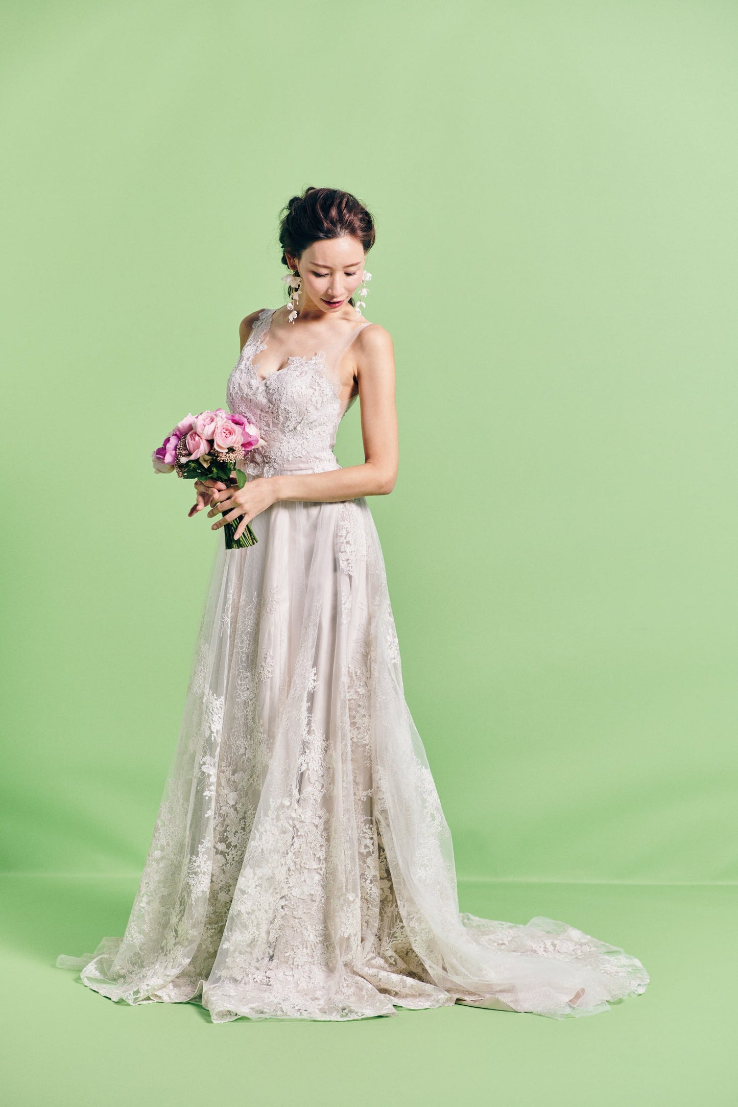 Beatrice【ウエディングドレス】イリュージョンネックVネック総レース 【結婚式 レンタル】