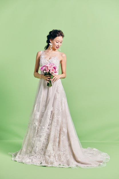 Beatrice【ウエディングドレス】イリュージョンネックVネック総レース 【結婚式 レンタル】