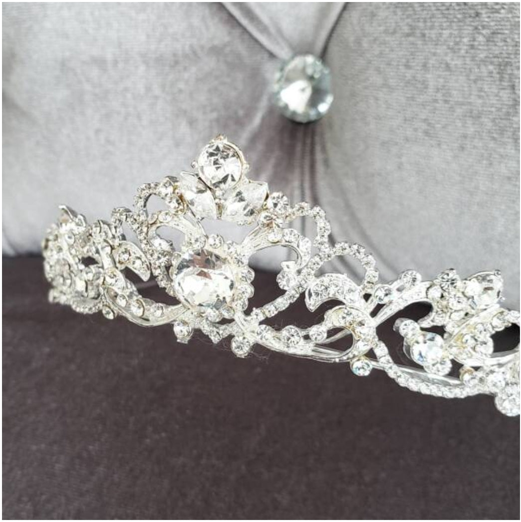 スワロフスキークリスタル☆エレガントティアラ 【結婚式 ヘアアクセサリー レンタル】