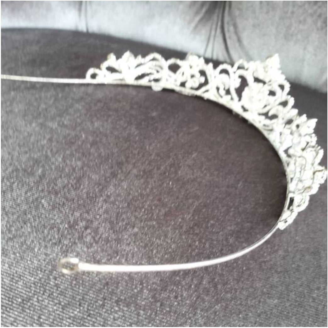 スワロフスキークリスタル☆エレガントティアラ 【結婚式 ヘアアクセサリー レンタル】