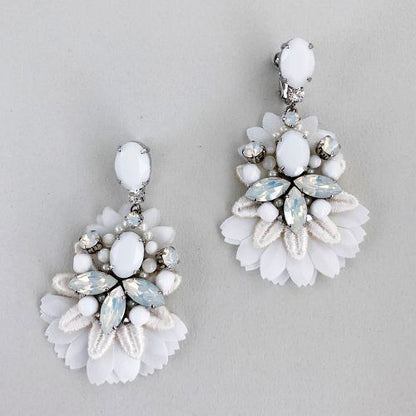 ホワイトストーンビッグイヤリング/ブライダルアクセサリー 【結婚式 ピアス イヤリング】