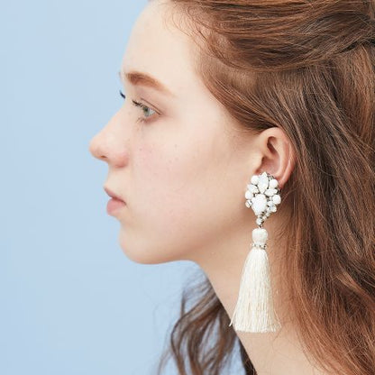 ホワイトストーンタッセルイヤリング/ブライダルアクセサリー 【結婚式 ピアス イヤリング】