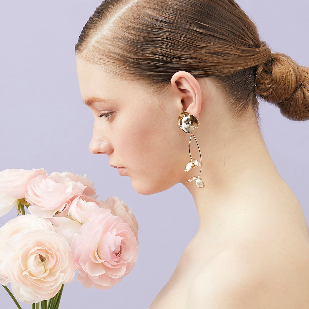 【イヤリング】スイングフラワーイヤリング【ゴールド】ブライダルアクセサリー 【結婚式 ピアス イヤリング】