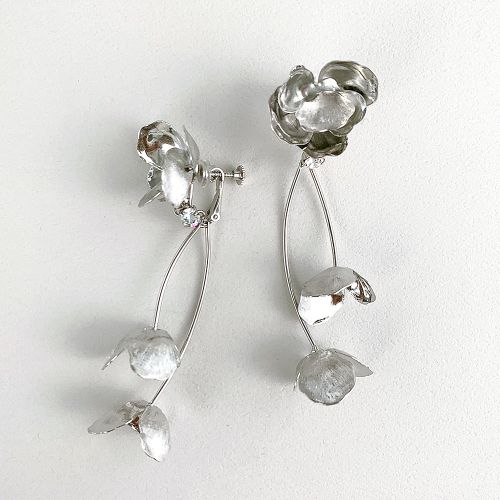 スイングフラワーイヤリング【シルバー】ブライダルアクセサリー 【結婚式 ピアス イヤリング】