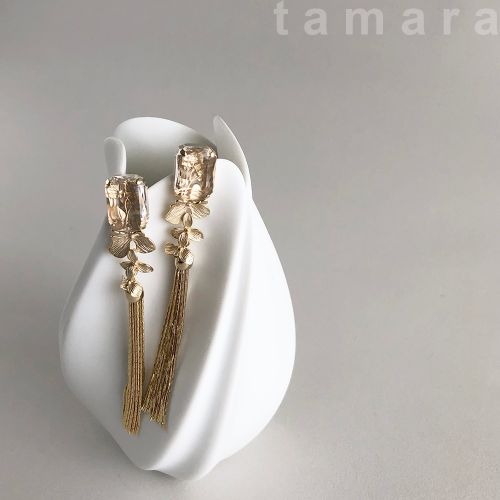 草花とメタルタッセルのピアス【ゴールド】ブライダルアクセサリー 【結婚式 ピアス イヤリング】