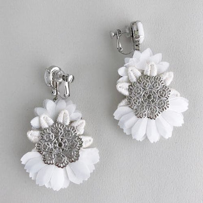 ホワイトストーンビッグピアス/ブライダルアクセサリー 【結婚式 ピアス イヤリング】