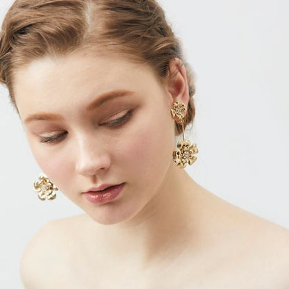 大小のフラワーピアス【シルバー】ブライダルアクセサリー 【結婚式 ピアス イヤリング】