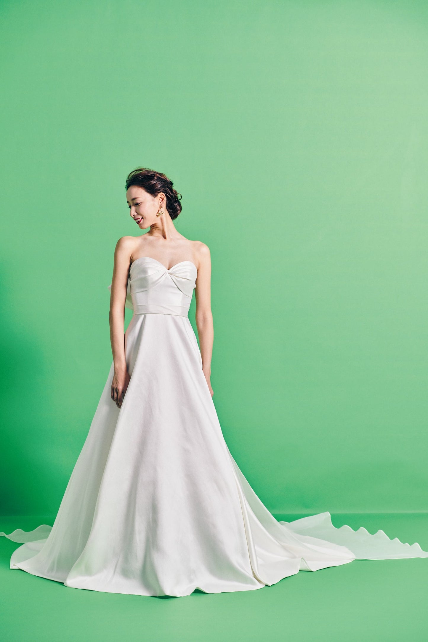 Sara サラ【ウエディングドレス レンタル】Aライン バックスタイル シンプル 【結婚式】