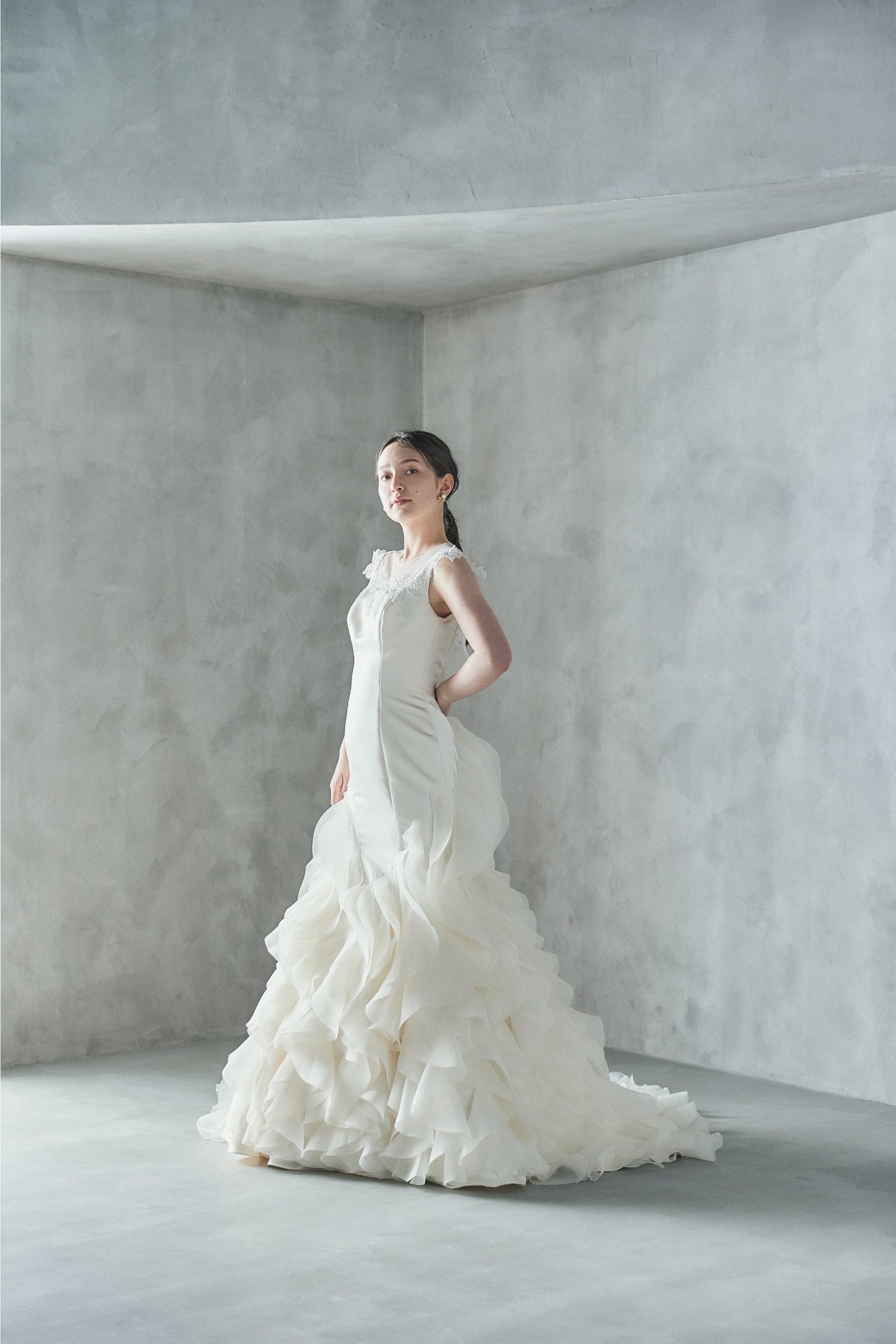 ヴェロニカ Veronica【ウエディングドレス レンタル】サテン セミマーメイド 【結婚式】