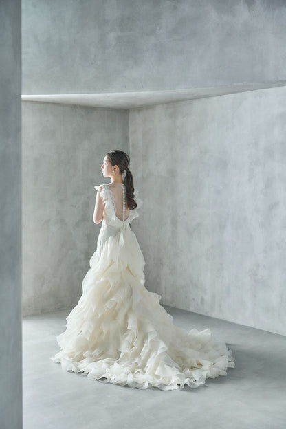 ヴェロニカ Veronica【ウエディングドレス レンタル】サテン セミマーメイド 【結婚式】