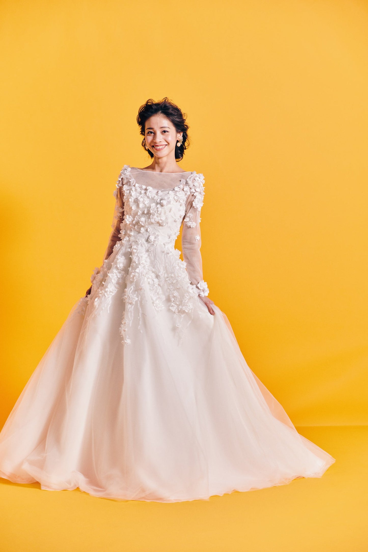 Bella ベラ【ウエディングドレス レンタル】ロングスリーブ フラワー Aライン 【結婚式】