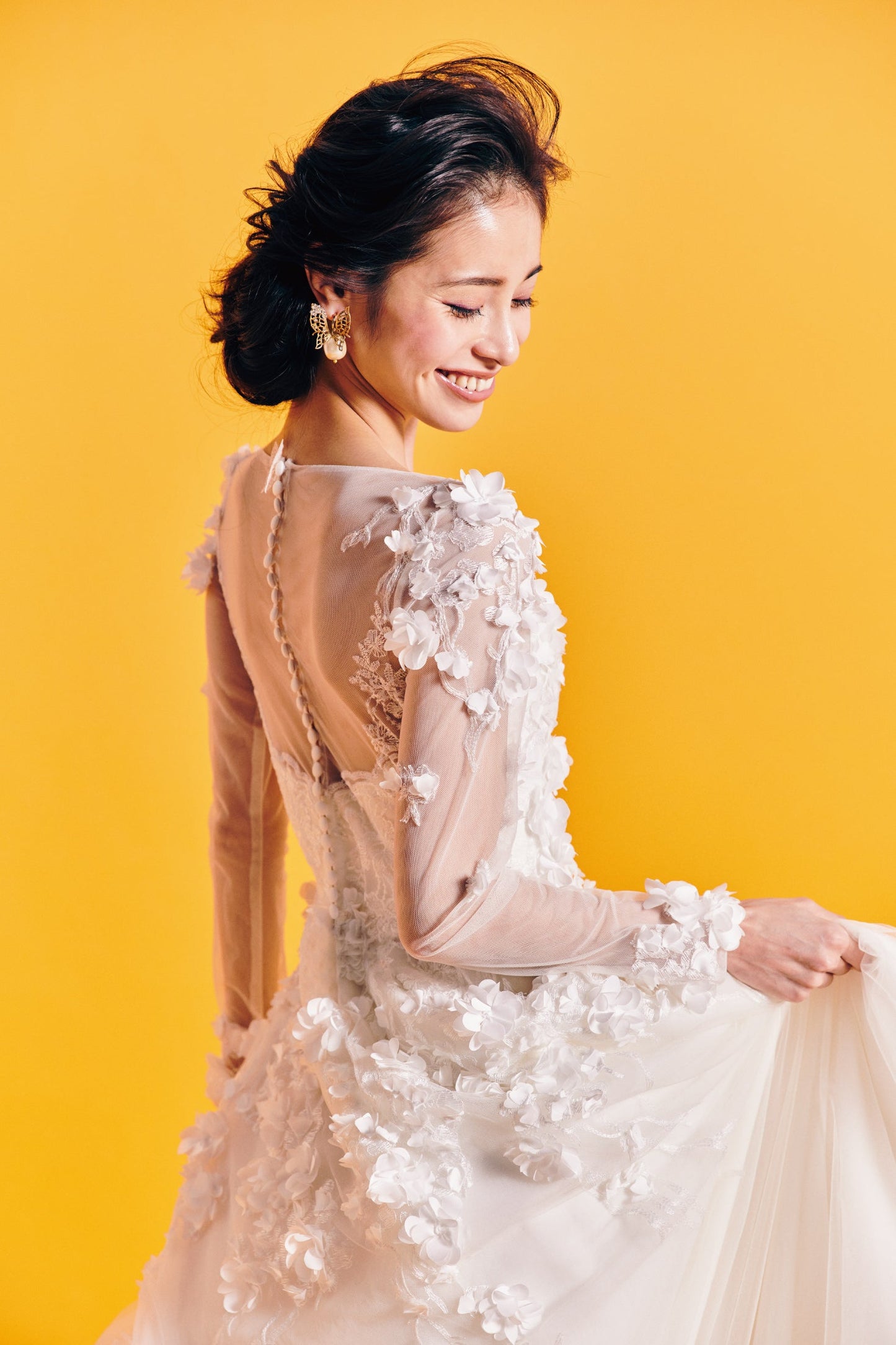 Bella ベラ【ウエディングドレス レンタル】ロングスリーブ フラワー Aライン 【結婚式】