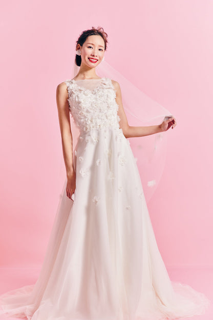 Rita リタ【ウェデイングドレス レンタル】Aライン フラワーモチーフ イリュージョンレース 【結婚式】