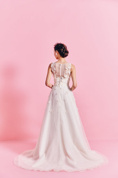 Rita リタ【ウェデイングドレス レンタル】Aライン フラワーモチーフ イリュージョンレース 【結婚式】